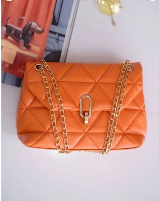 Дамска чанта, 42лв.