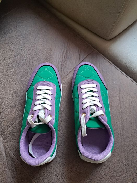 Дамски сникърси Reserved