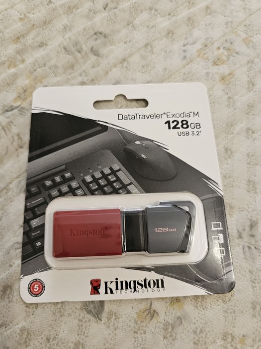 Продам флэшка новая