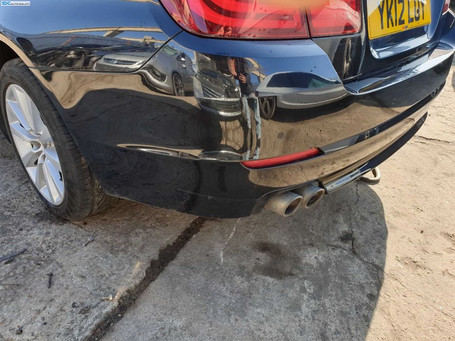 Bara Spoiler Spate cu Locas Senzori Parcare cu Imperfectiuni BMW Seria 5 F10 NFL Non Facelift Sedan Berlina 2009 - 2014 Culoare 475 Black Sapphire Metallic [K3881]