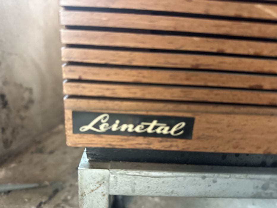 Продавам винтидж немски радиограмофон  Leinetal Stereo с оригинален грамофон Philips.