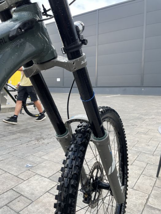 vand bicicleta full suspension commencal supreme dh v4 2022