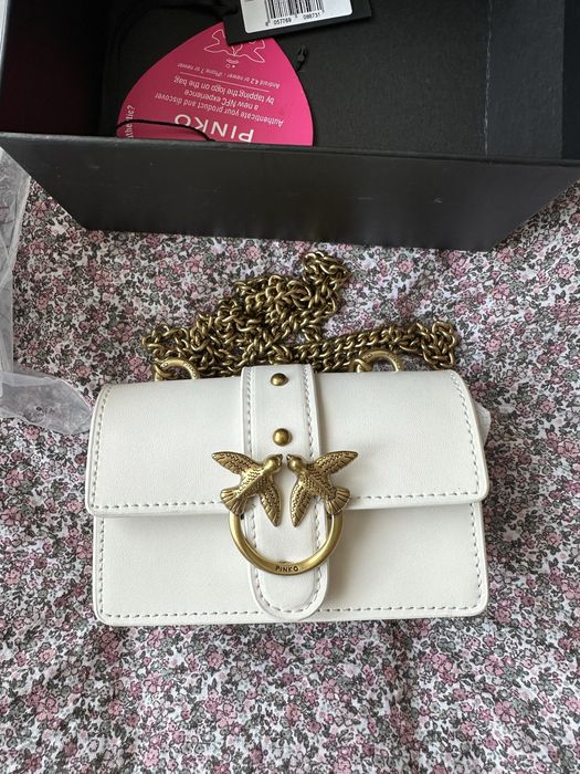 Оригинална чантичка Pinko micro model в бял цвят