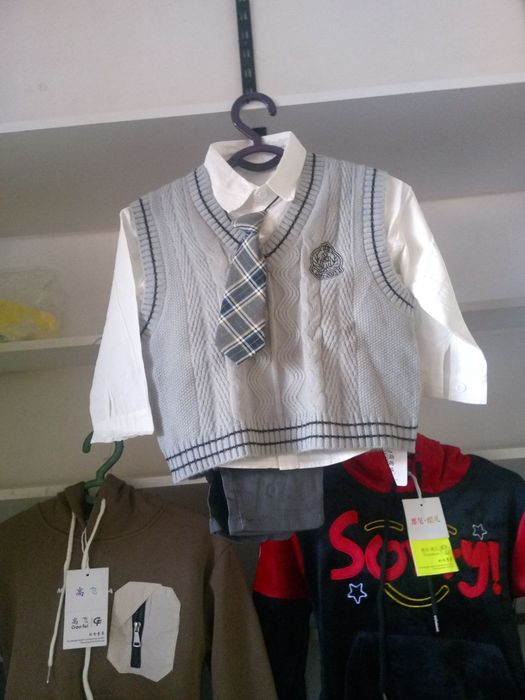 Bollar Xitoy kiyimlari sifati yaxshi mazza qilib keyib yuradi