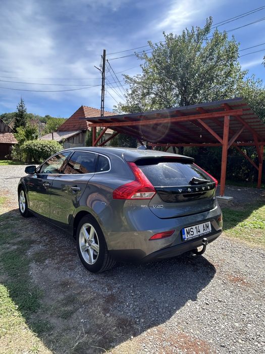 Volvo V40 D2 2013