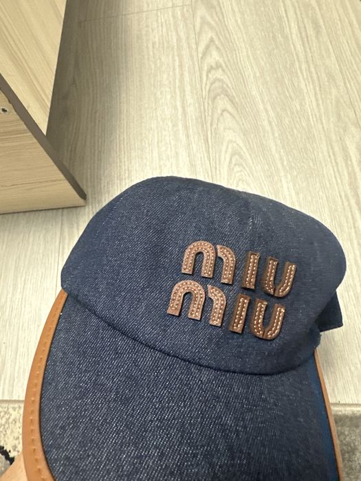 Sapca Miu Miu de piele bleu