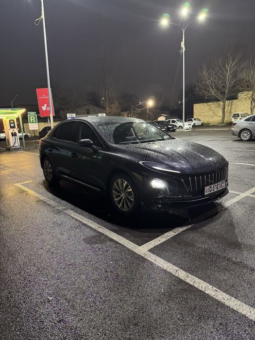 Hongqi EQM5 сотилади