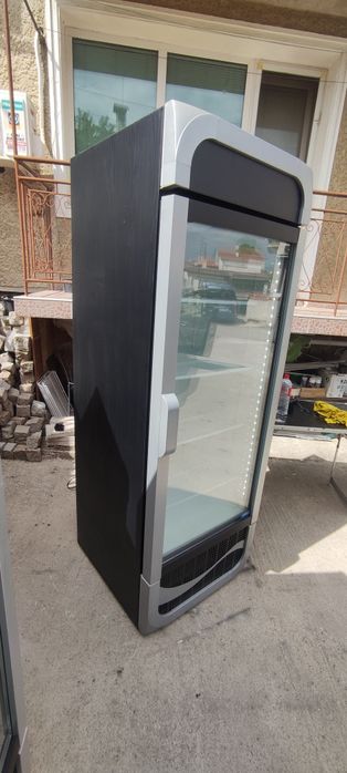 Хладилна витрина