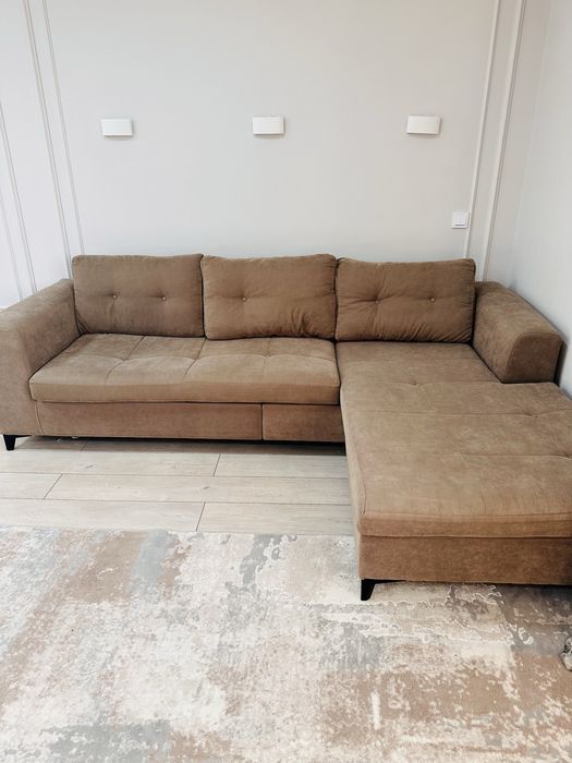 Диван с приставкой