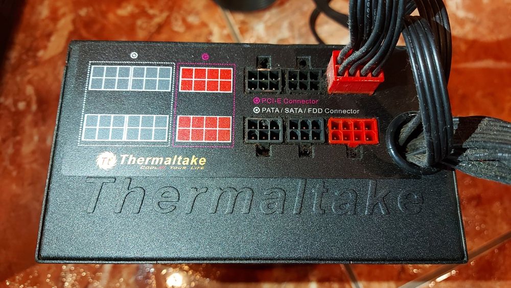 Surse modulare 850 w Rgb Lux Aerocool /730w + Cooler Thermaltake + RAM