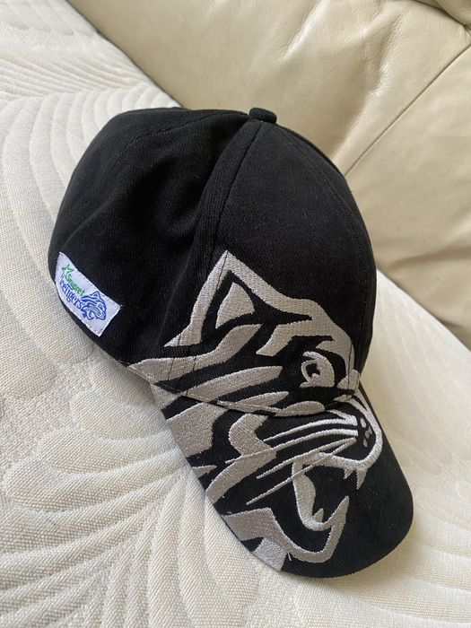 Мъжка шапка с козирка