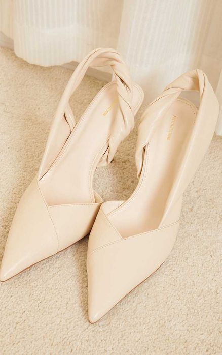 Women pantofi  sandale  cizme  etc .  toate matimile  pret avantajos