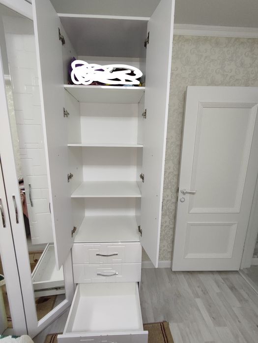 Продаю      шкаф