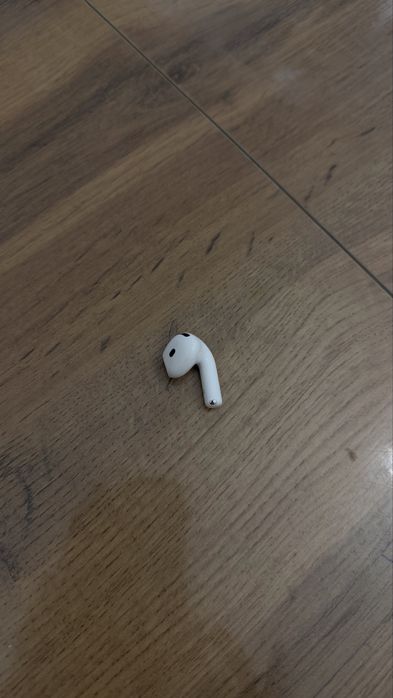 Ухо правое airpods 4