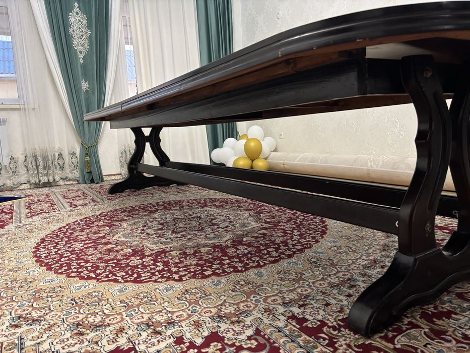 Гостевой стол большой