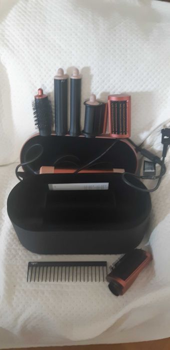 Dyson airwrap ondulator Long in garantie inregistrat pe My Dyson