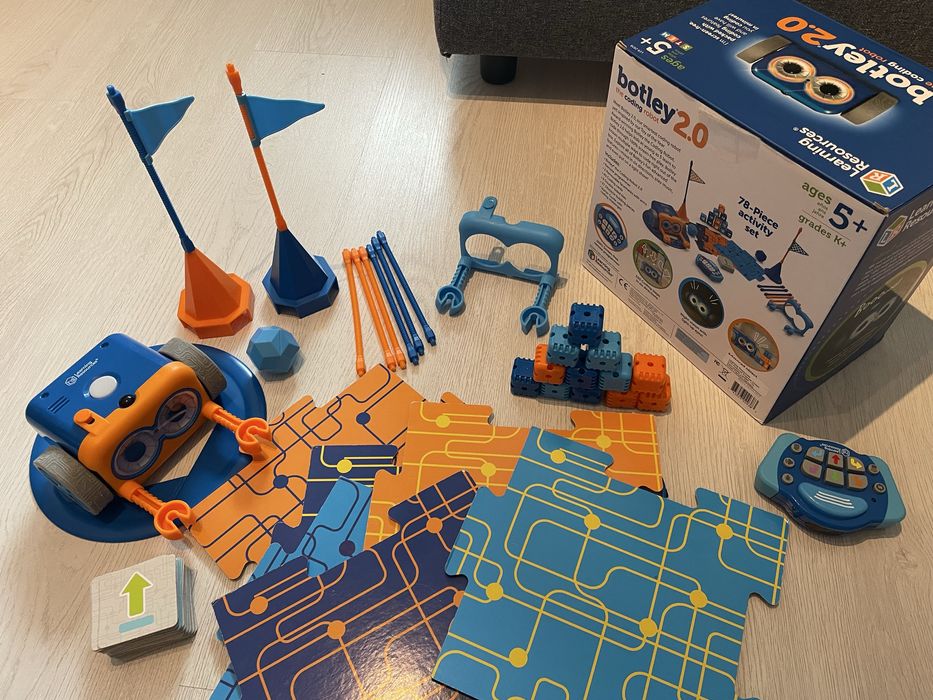 Robotel Learning Resources pt codare BOTLEY 2.0 cu 78 piese