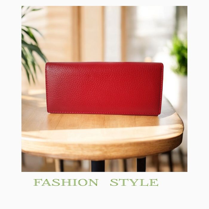 Дамски портфейл от естествена кожа  червен цвят