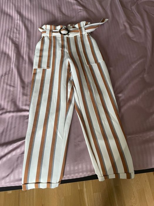 Pantaloni talie inalta