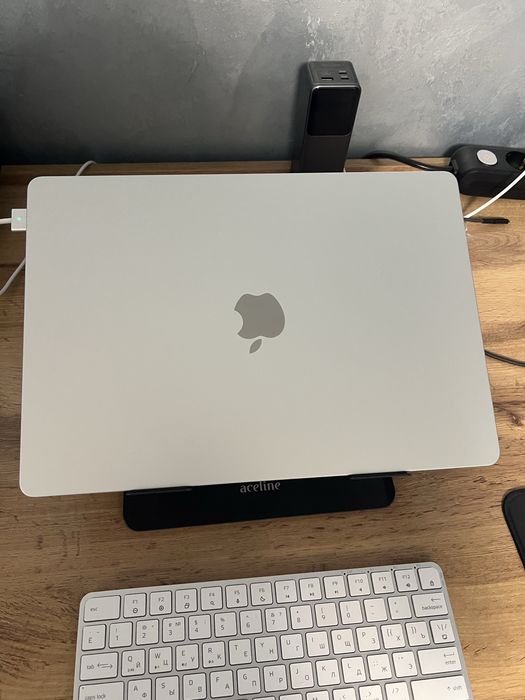 Macbook air m5 15 inc,16gb,1 tb ispace