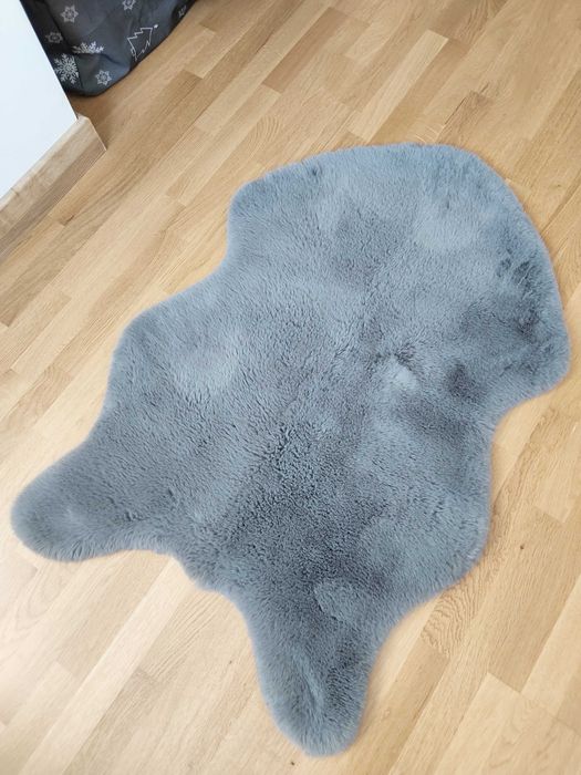 Килимче във формата на зайче