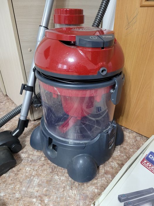 Продам моющий пылесос