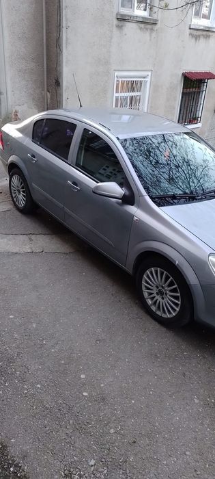 Vand Opel Astra Sedan benzina 1.6 (16 valve) 115 cai