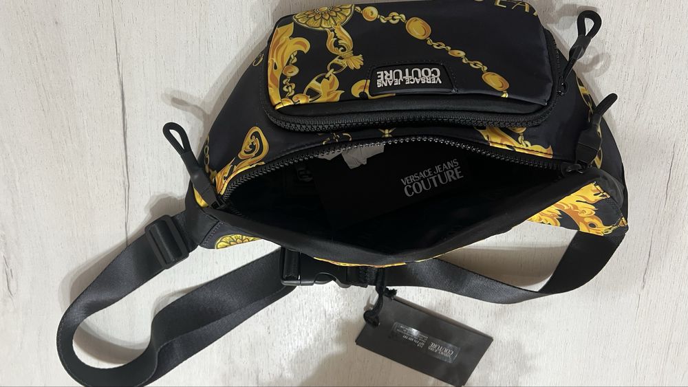 Оригинална чанта на Versace