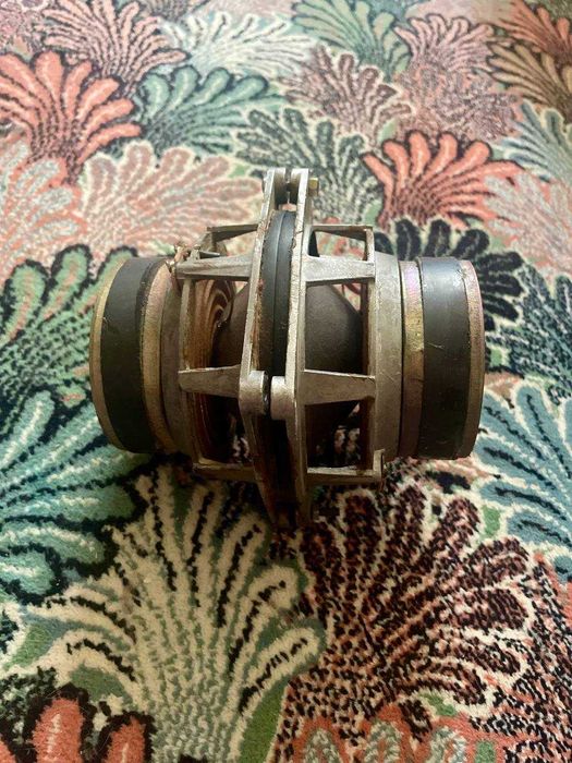 Продаются 2 динамика