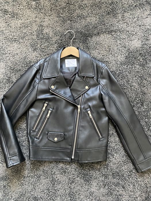 Кожено яке, пола, елек  от Zara, пухкав елек H&M, блуза Nike