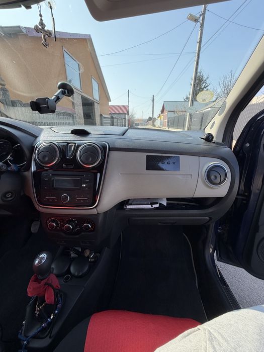 Dacia Lodgy 2013