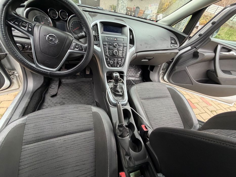 Opel Astra J 2016 benzină-Gpl