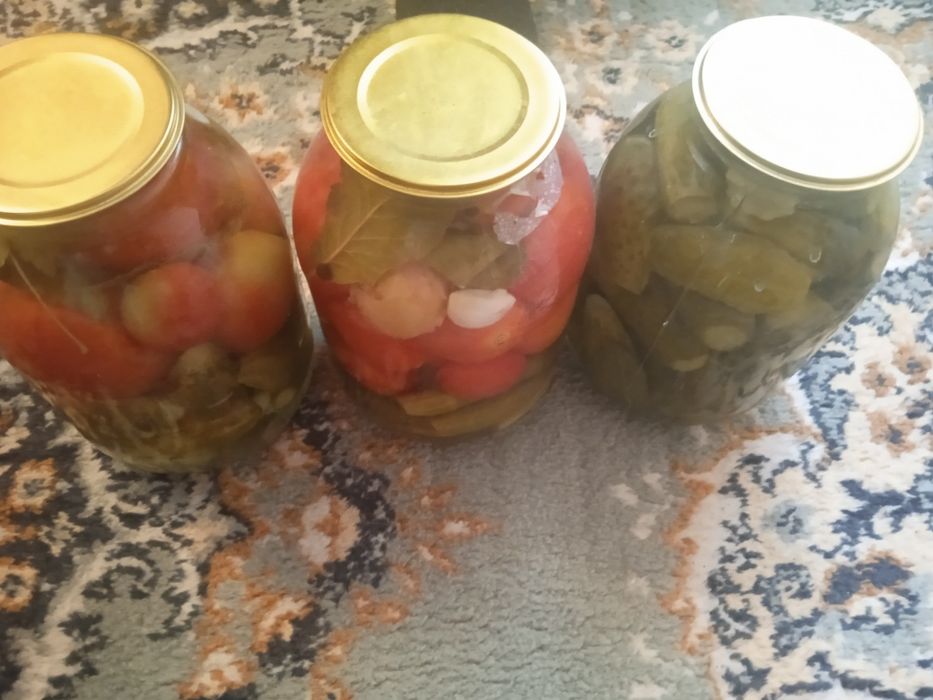 Огуречик , помидоки , асортишка