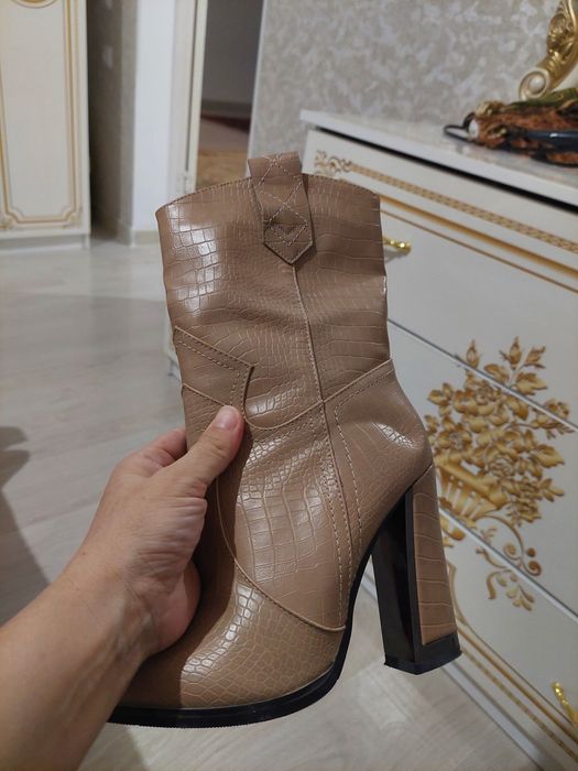 Женские демисезонные сапоги