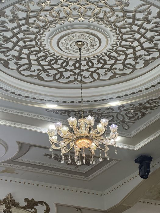 Продам люстры не дорогоо