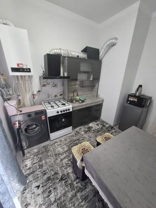 2х комнатная с мебелью и техникой возле Горгаза