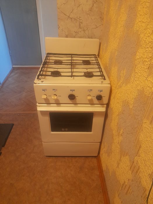 Продам газ плиту
