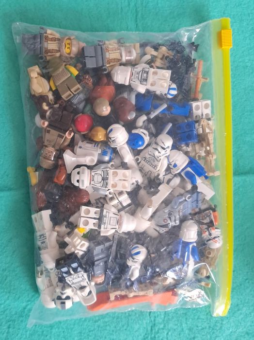 Colecție Masivă LEGO: 75+ Minifigurine Star Wars, Ninjago, City, etc