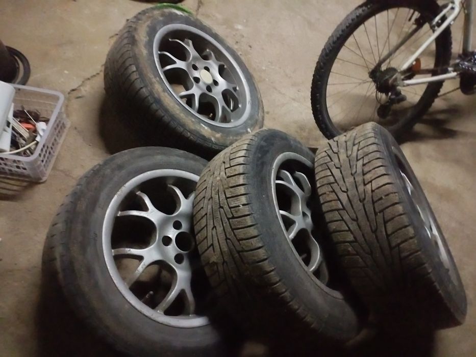 продам комплект колес 16х
