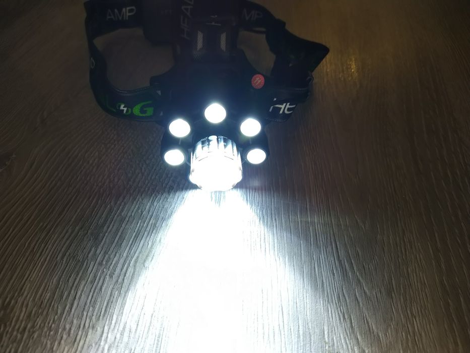 Lanterna Frontala  8 Led-uri cu acumulatori inclusi, Camping, Pescuit