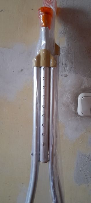 Костыли подмышечные с противоскользящим устройством