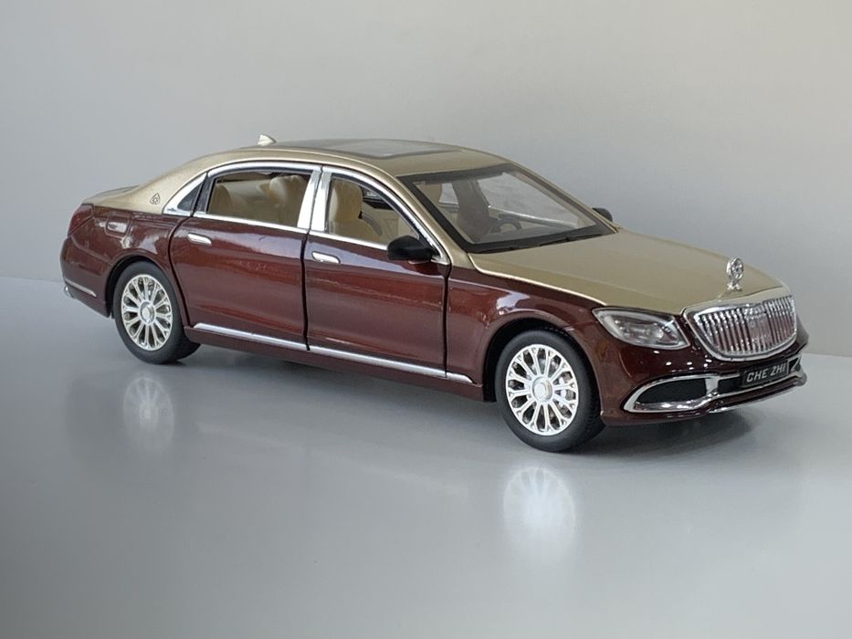 Modelka Mercedes-Benz Maybach S600 1:24
