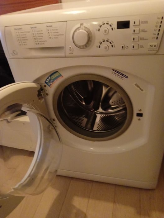 Пералня Ariston Hot Point