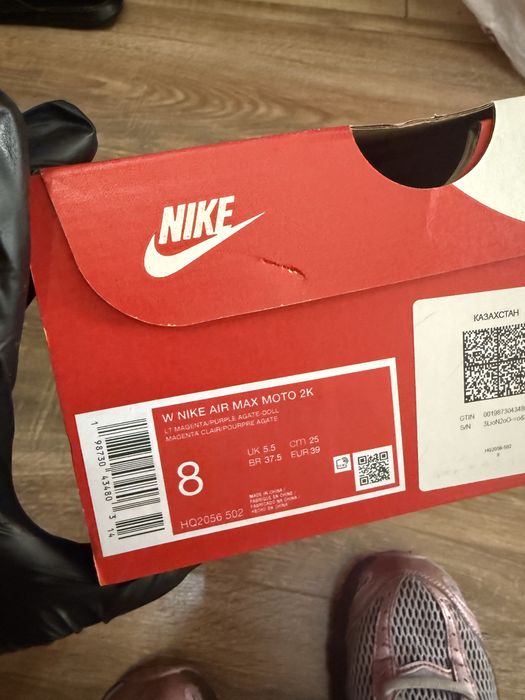 Продам кросовки в оригинале Nike в отличном состоянии