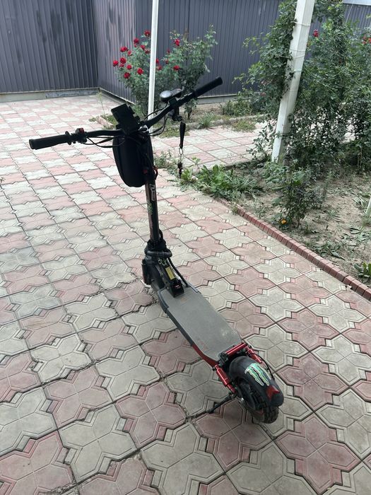 Продам электросамокат