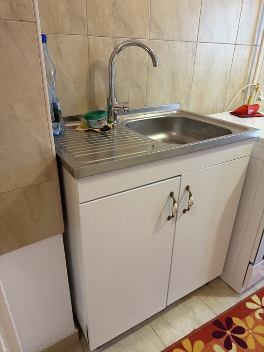Vand mobila de bucatarie