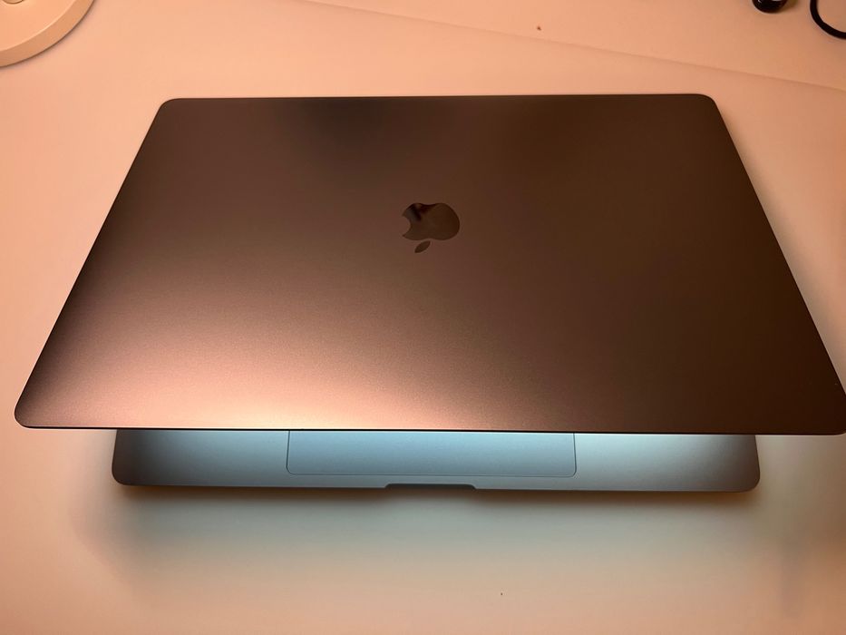 03262★MacBook Pro A2141 i9 4TB 16インチ Лаптоп Apple MacBook Pro 16 A2141 (2019) Space Gray, TouchBar, i9
