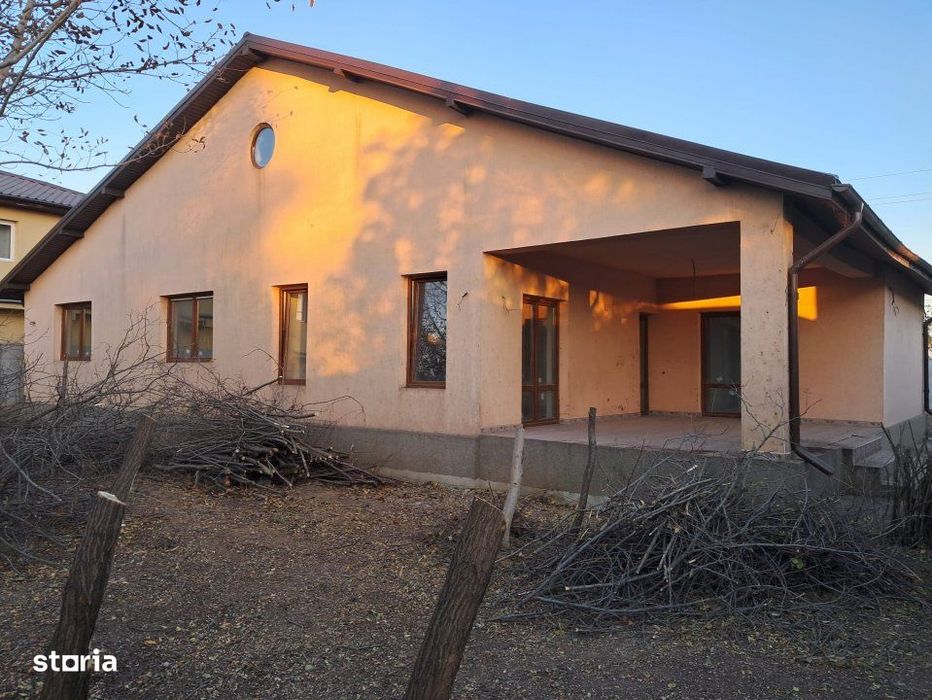 Casa Individuala Cu Teren De 3700Mp Bacu Str Ciorogarlei