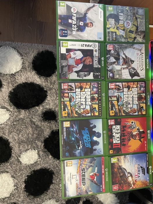 Vand xbox one s 1TB cu 2 controlere