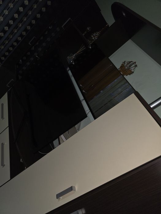 Vand mobilă de sufragerie stare impecabila